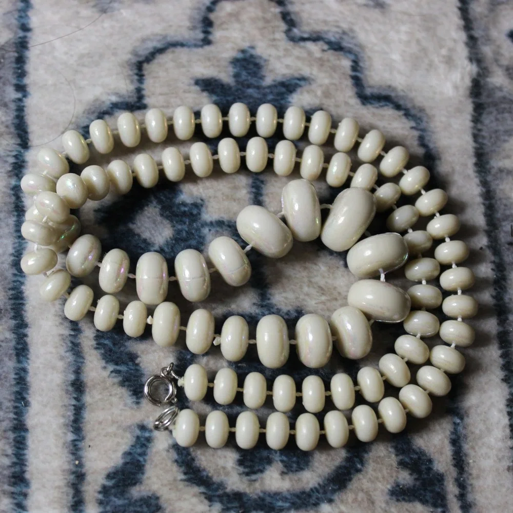 Vintage Beaded Necklace Graduated Iridescent Glass Strand 23.5 Inch Cream Ivory